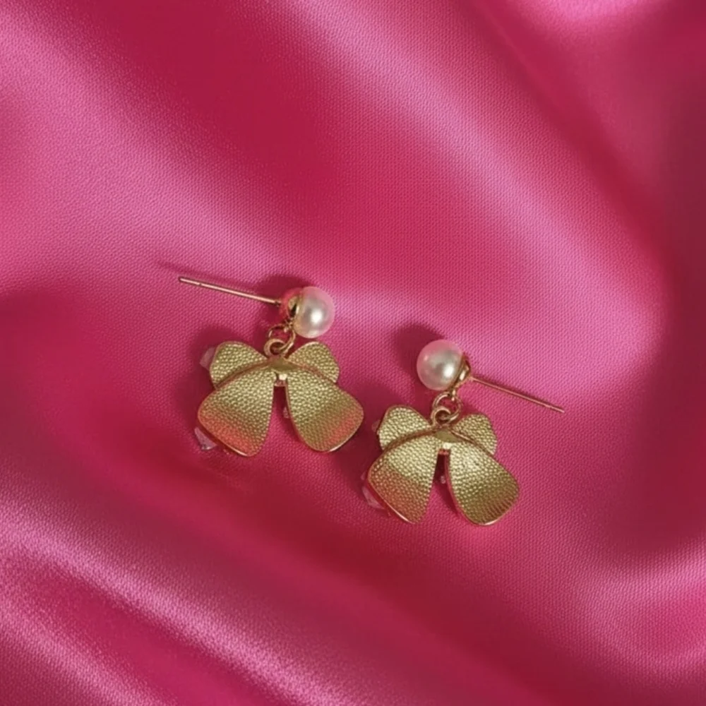 S925 Needle, Freshwater Pearl Gradient Iced Blue Crystal Floral‎ Drop Earrings